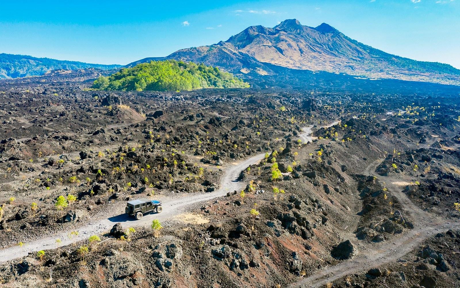 Mount Batur Sunrise Jeep & Hot Spring